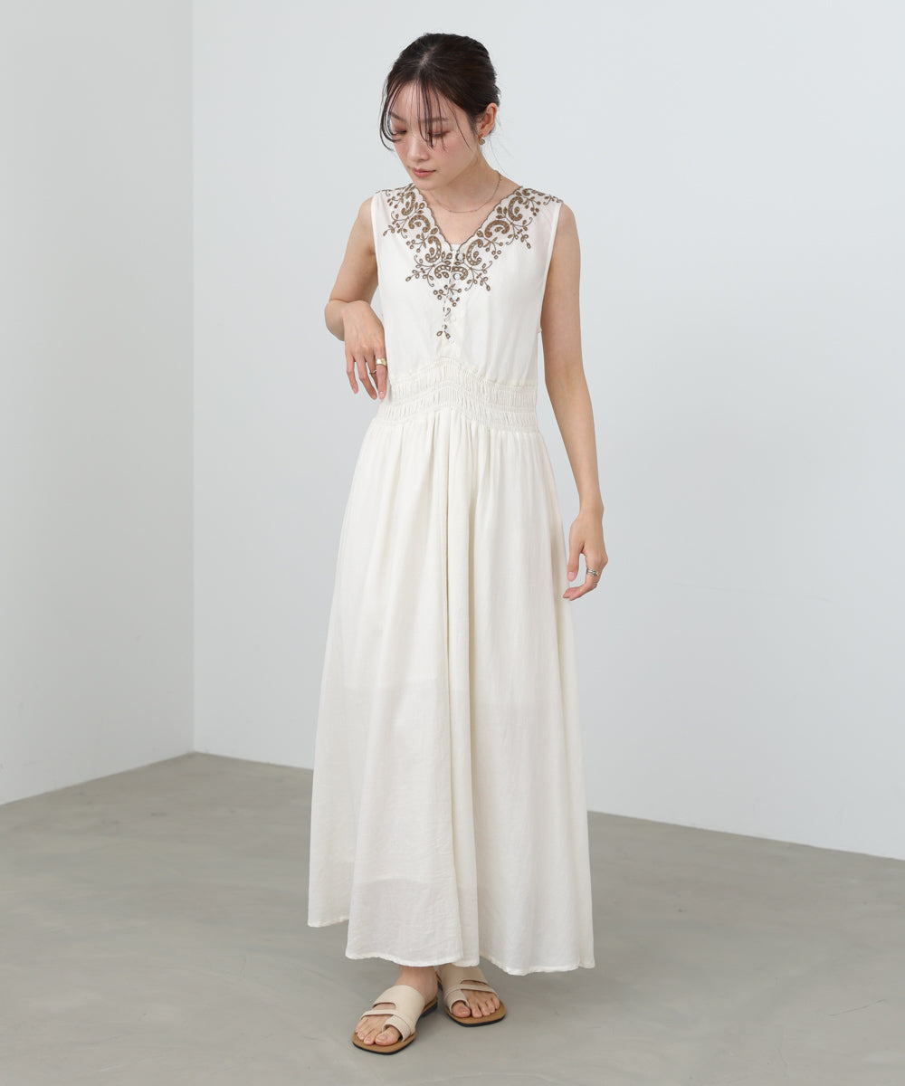 【選べるサイズ展開】スカラップ刺繍ウエストギャザーワンピース