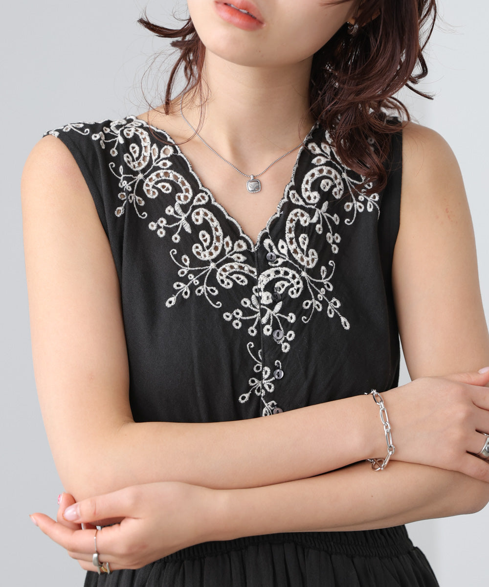 【選べるサイズ展開】スカラップ刺繍ウエストギャザーワンピース