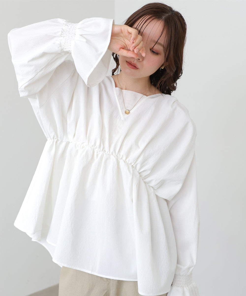 【Happy品】ハー　コンパクトフリルブラウス　ギャザー　パフスリーブ Happy様専用品】ハー コンパクトフリルブラウス ギャザー パフスリーブ