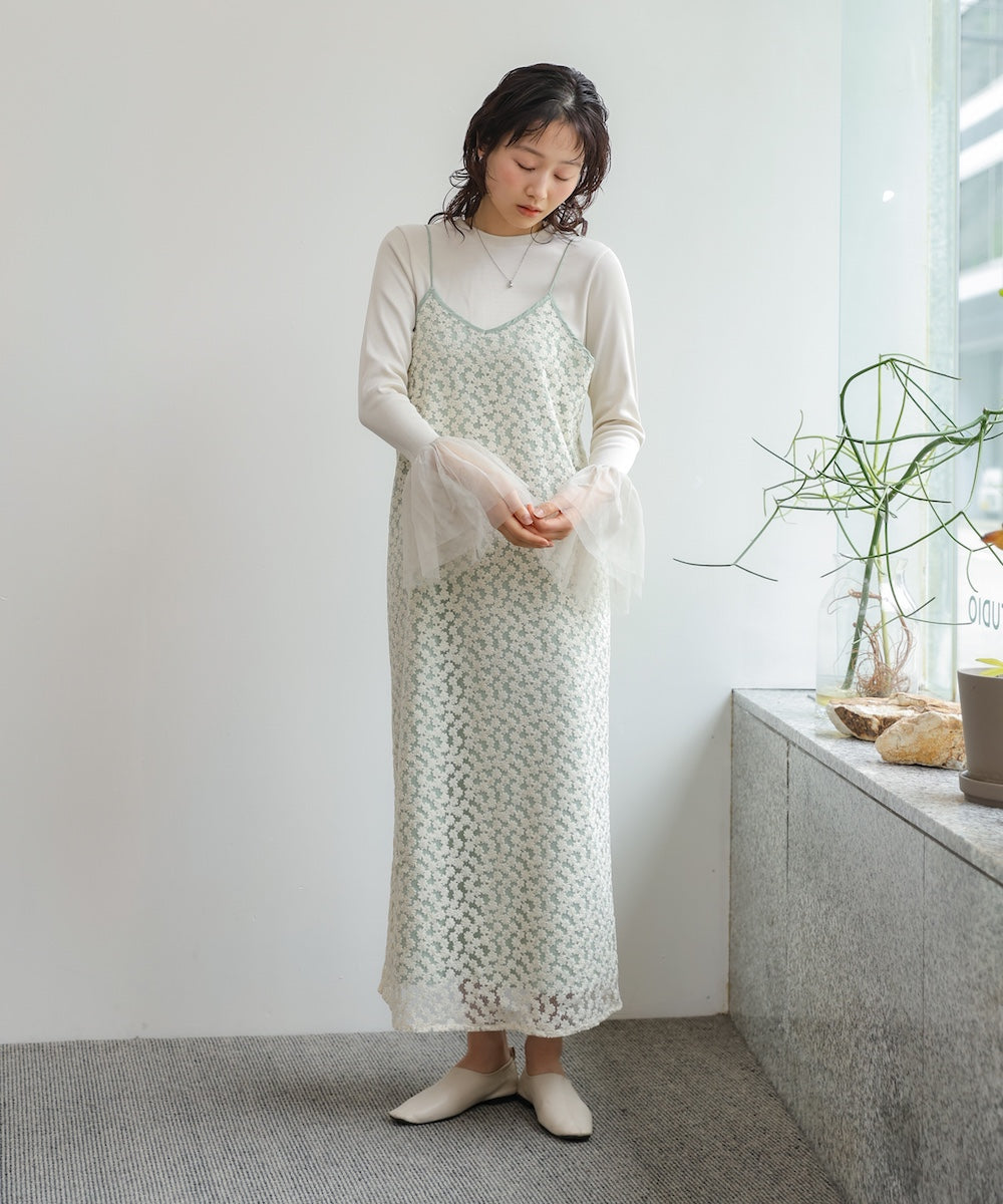 刺繍フラワーキャミワンピース
