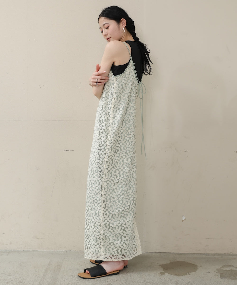 刺繍フラワーキャミワンピース