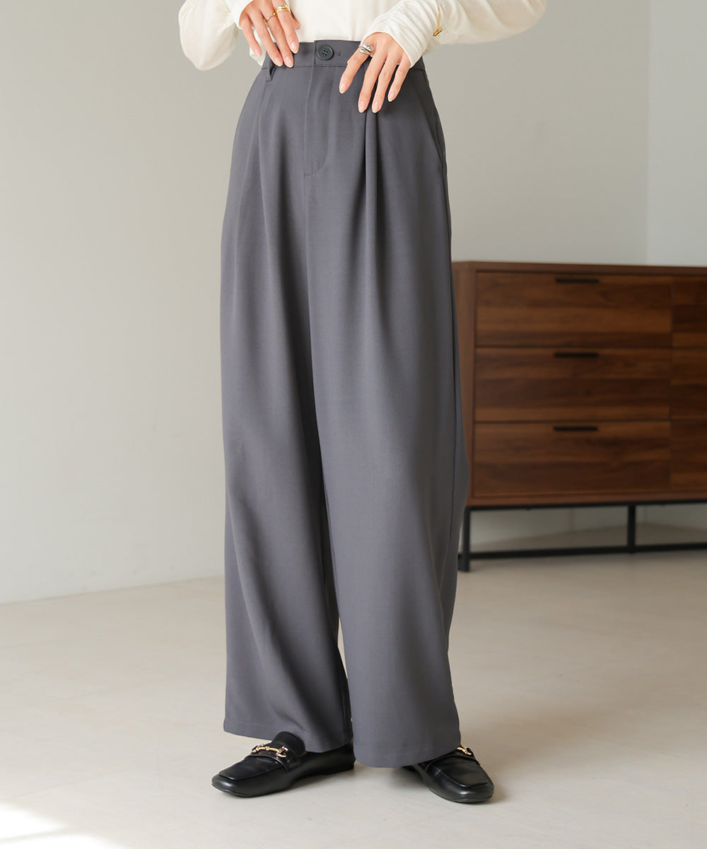 2 TUCK CENTER PRESS STRAIGHT PANTS