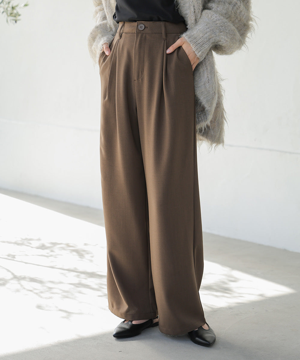 2 TUCK CENTER PRESS STRAIGHT PANTS