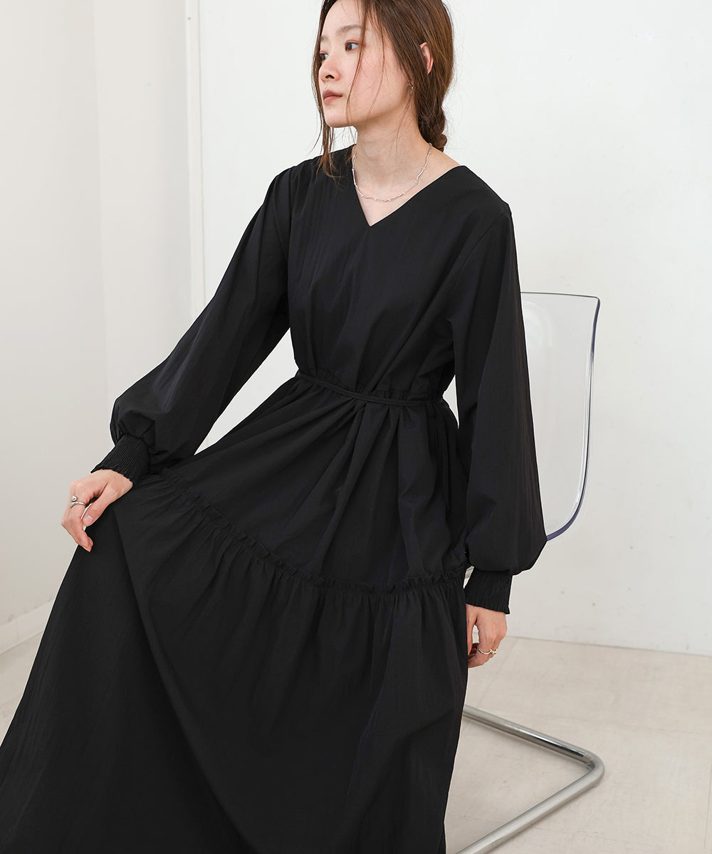 V-NECK GATHERED ONEPIECE