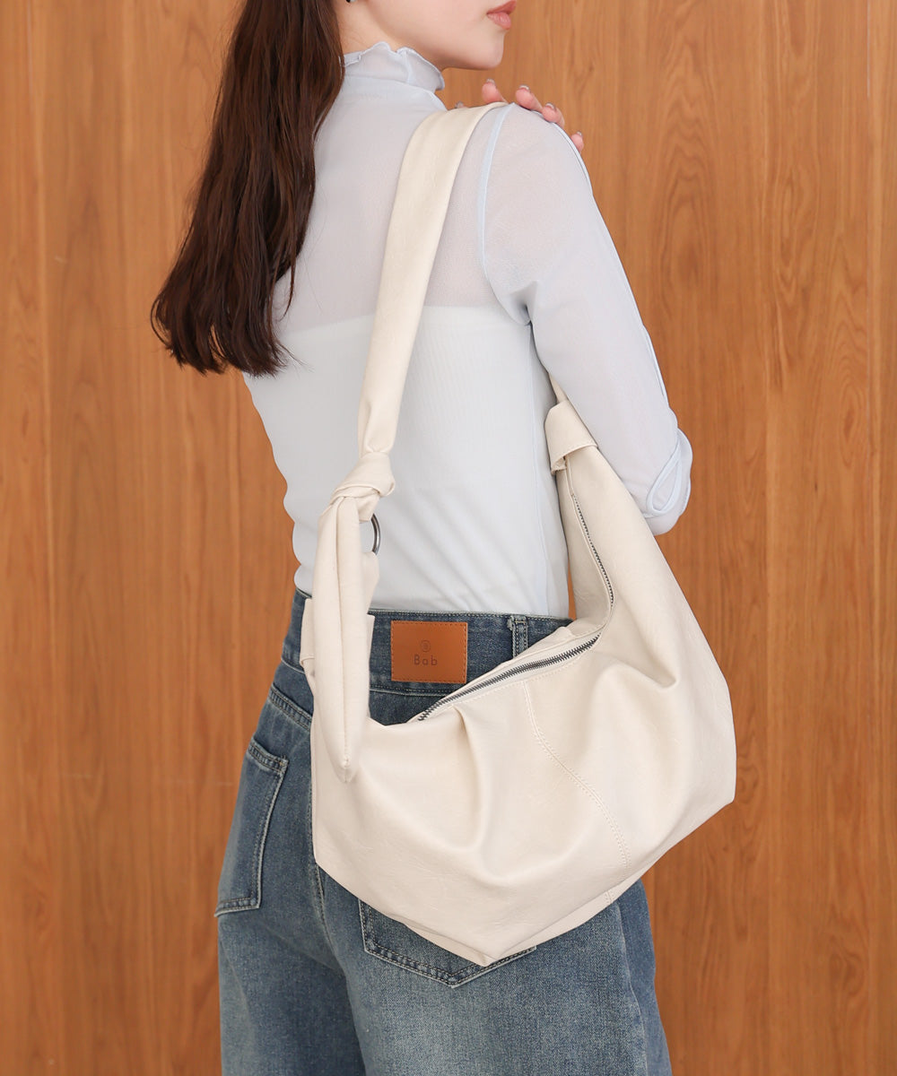 ショルダークロワッサンバッグ