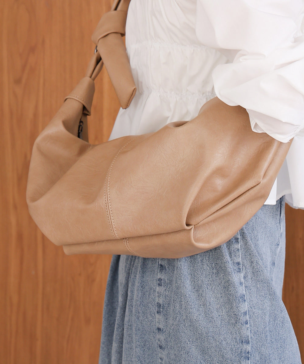 ショルダークロワッサンバッグ