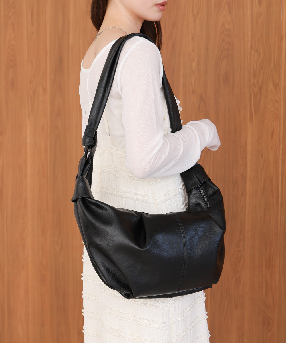 ショルダークロワッサンバッグ