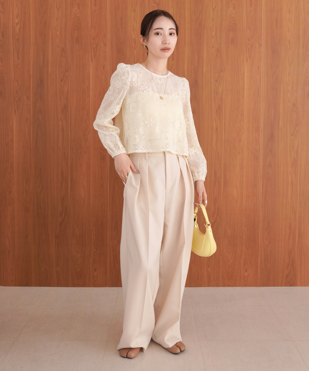 花柄レースブラウス