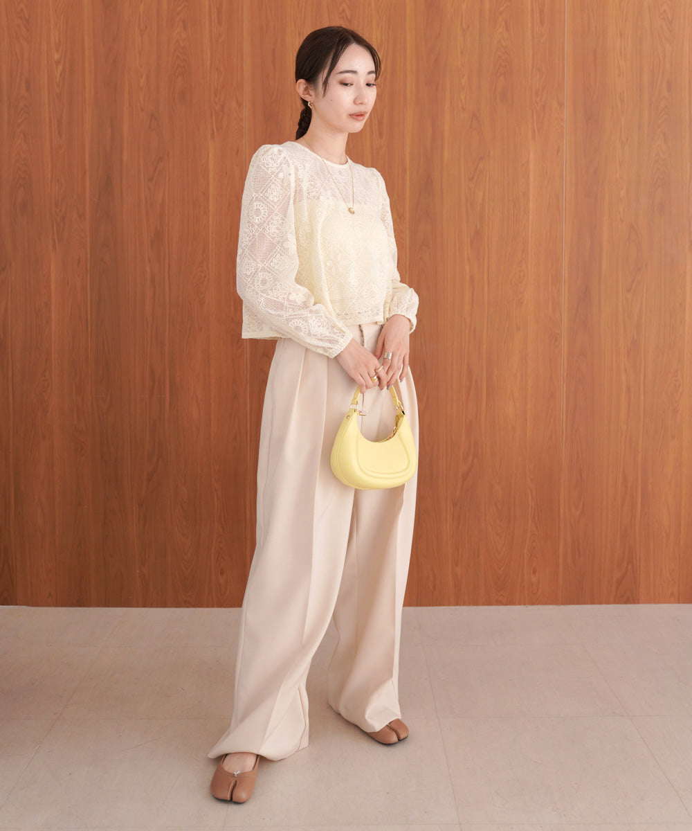 花柄レースブラウス