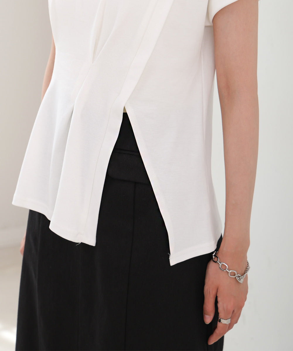 フロントタックデザイン スリットトップス