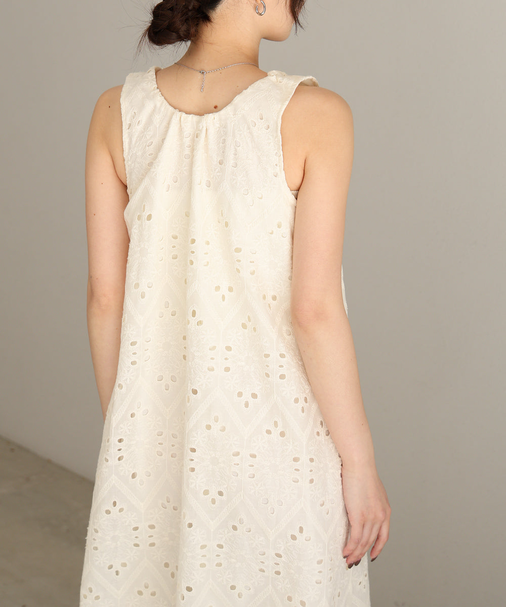 【S・Mサイズ展開】コットン刺繍ワンピース