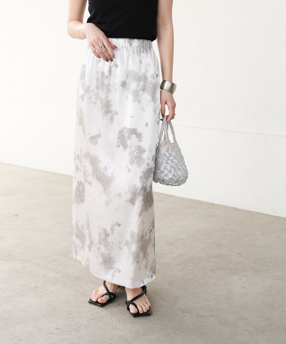 ニュアンス柄サテンスカート