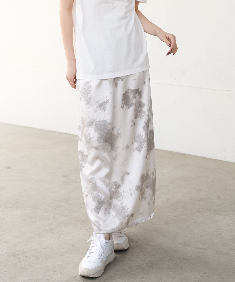 ニュアンス柄サテンスカート