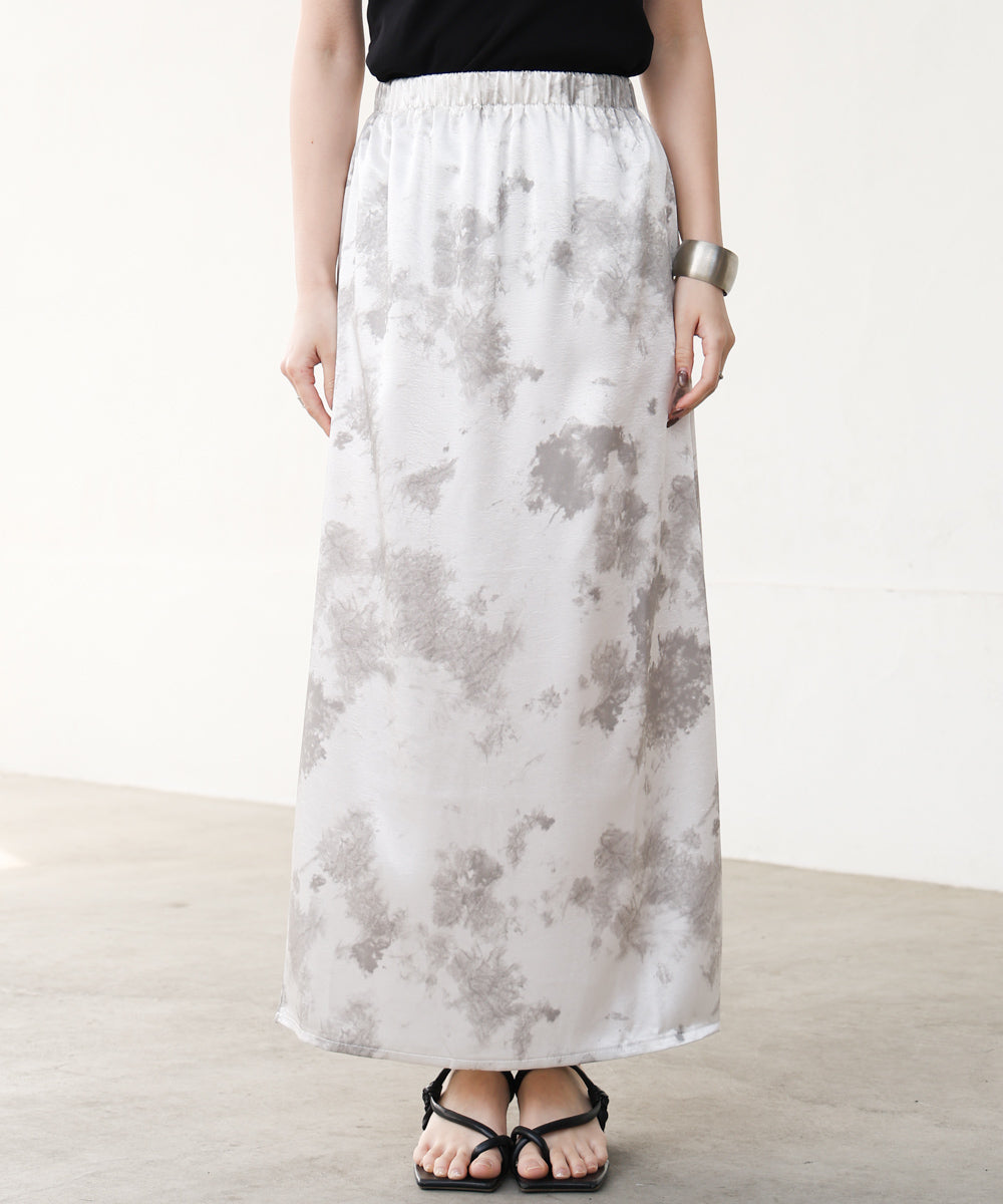 ニュアンス柄サテンスカート