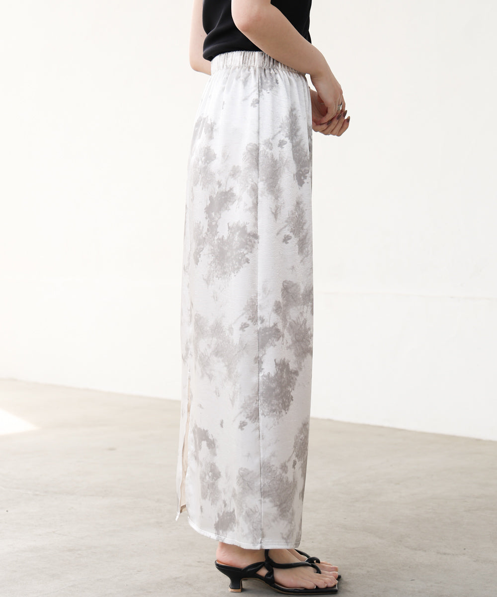 ニュアンス柄サテンスカート