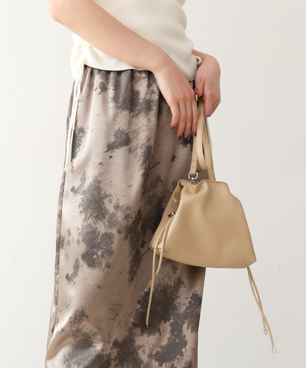 ニュアンス柄サテンスカート