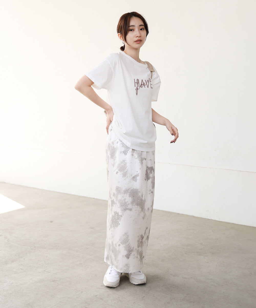 ニュアンス柄サテンスカート