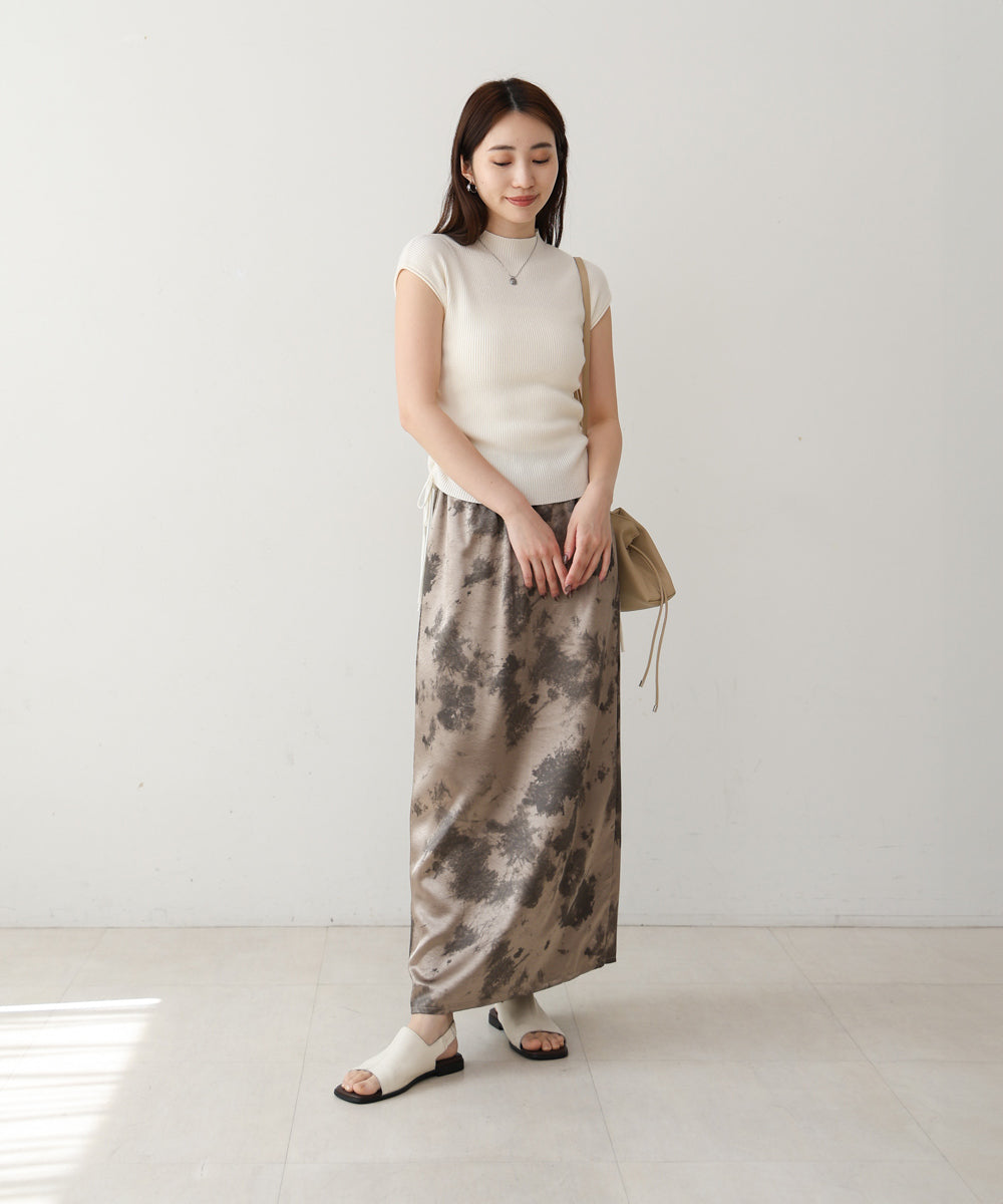ニュアンス柄サテンスカート