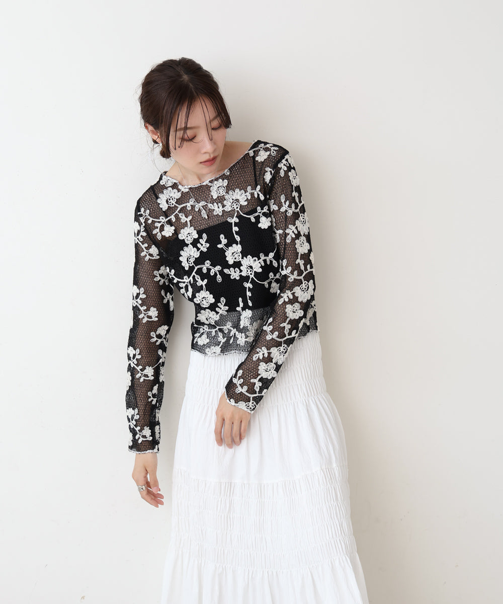 刺繍透かし編みトップス