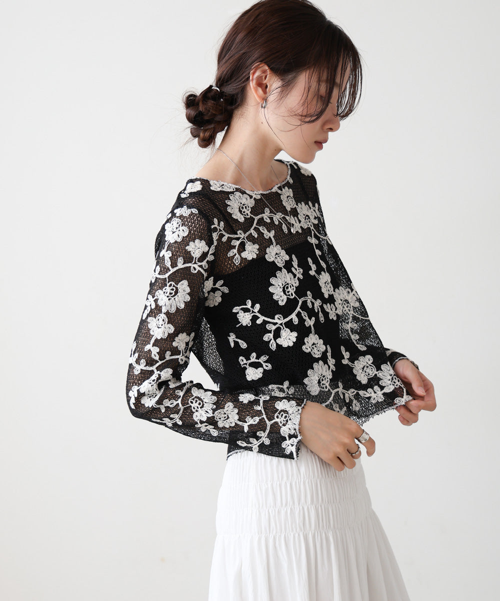 刺繍透かし編みトップス
