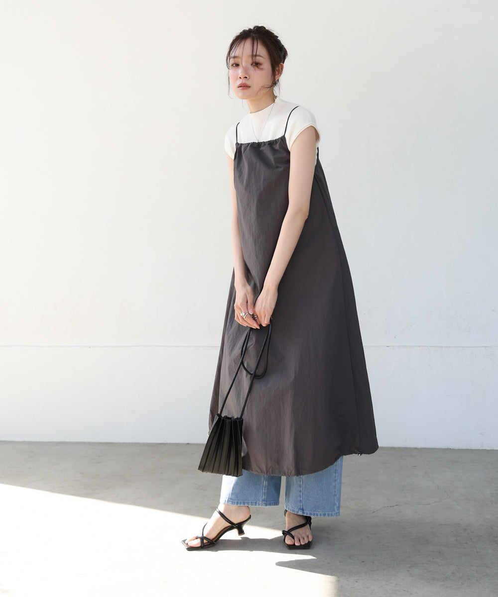 ストラップデザインキャミワンピース