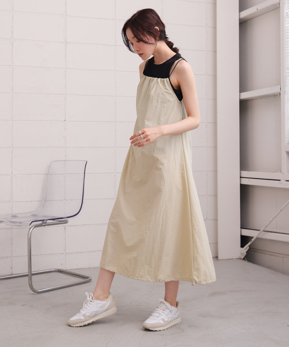 ストラップデザインキャミワンピース