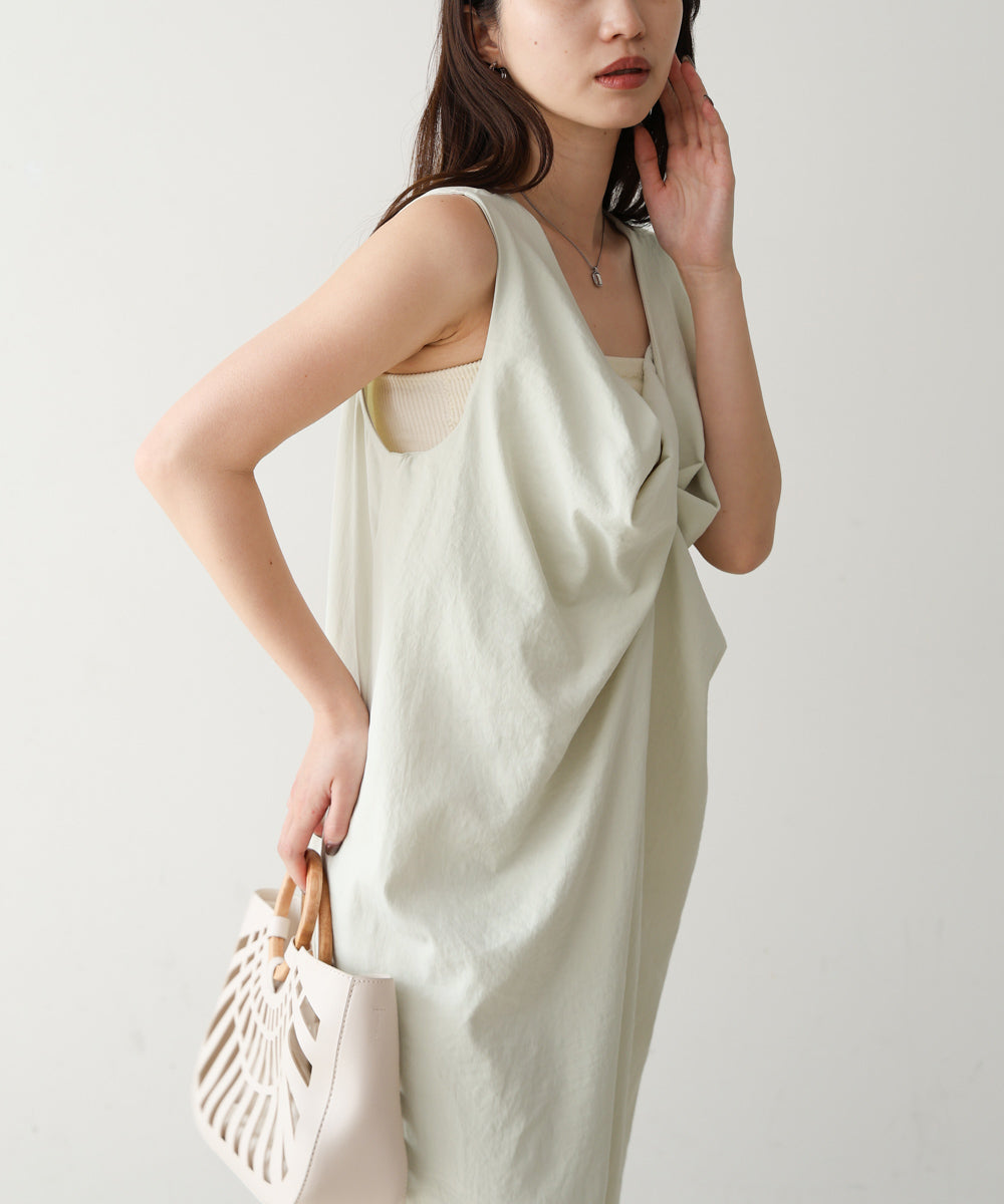 フロントねじりワンピース