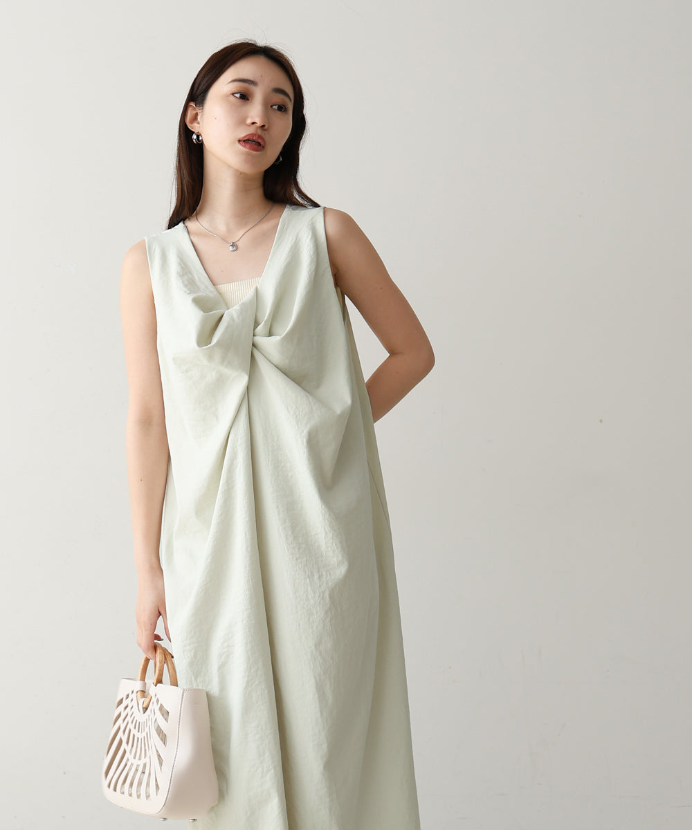 フロントねじりワンピース