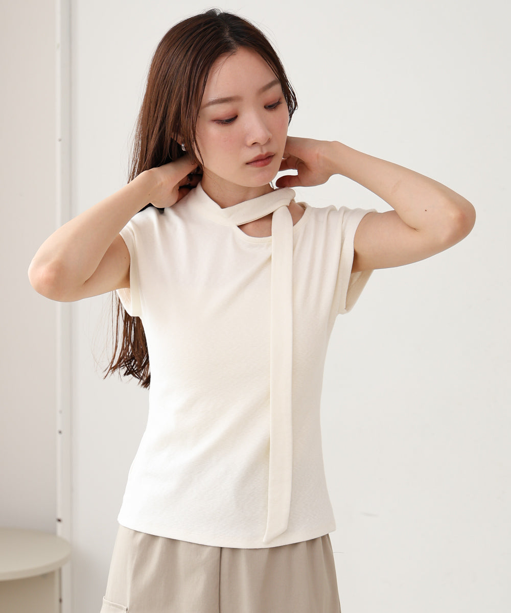 タイ付きコンパクトトップス