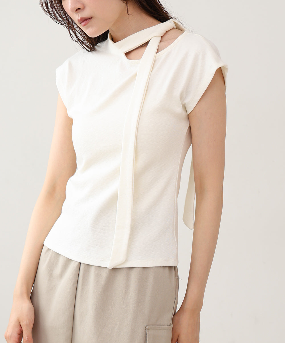 タイ付きコンパクトトップス
