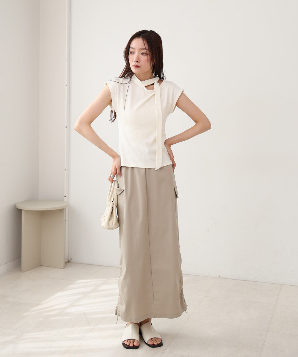 タイ付きコンパクトトップス