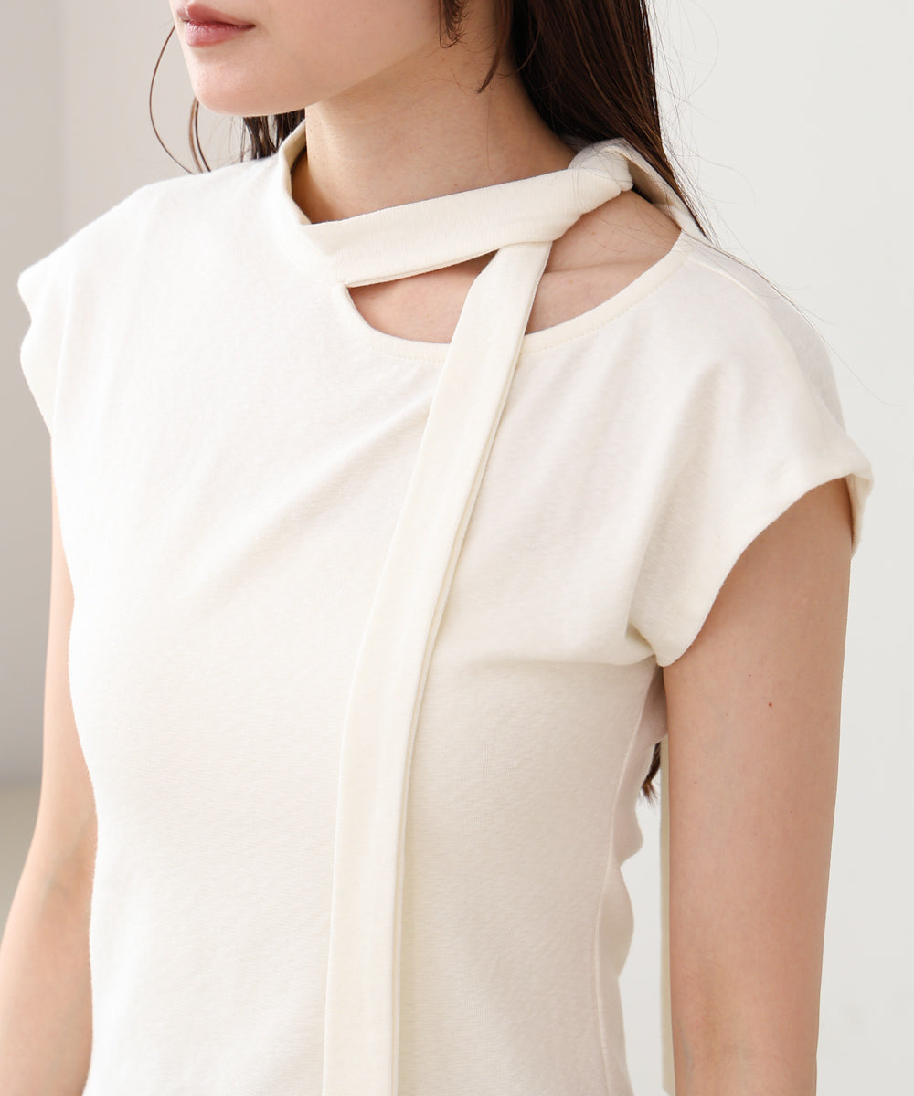 タイ付きコンパクトトップス