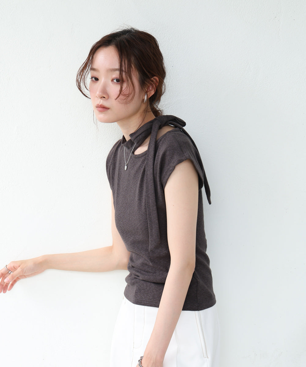 タイ付きコンパクトトップス