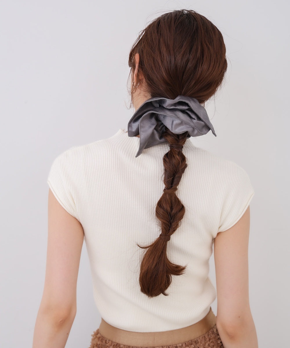 ボリュームリボン合皮スクエアシュシュ