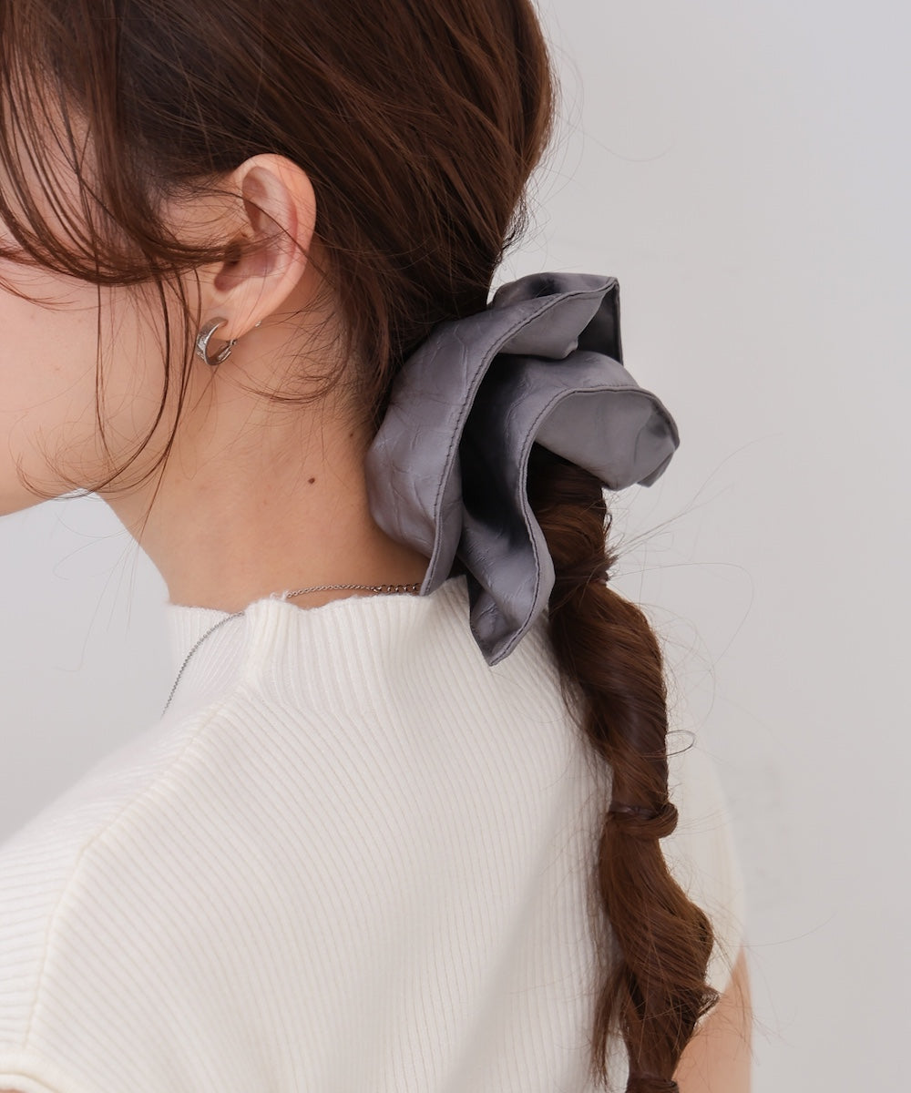 ボリュームリボン合皮スクエアシュシュ