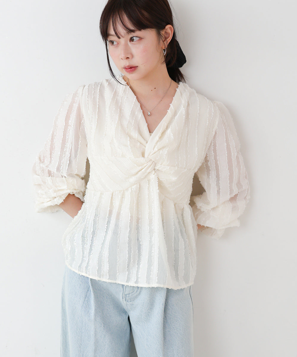 フロントねじりシャギーブラウス