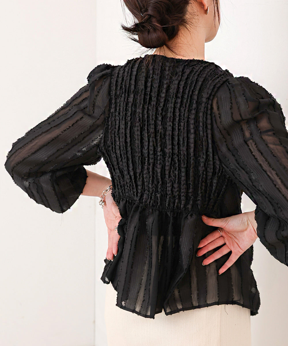 フロントねじりシャギーブラウス