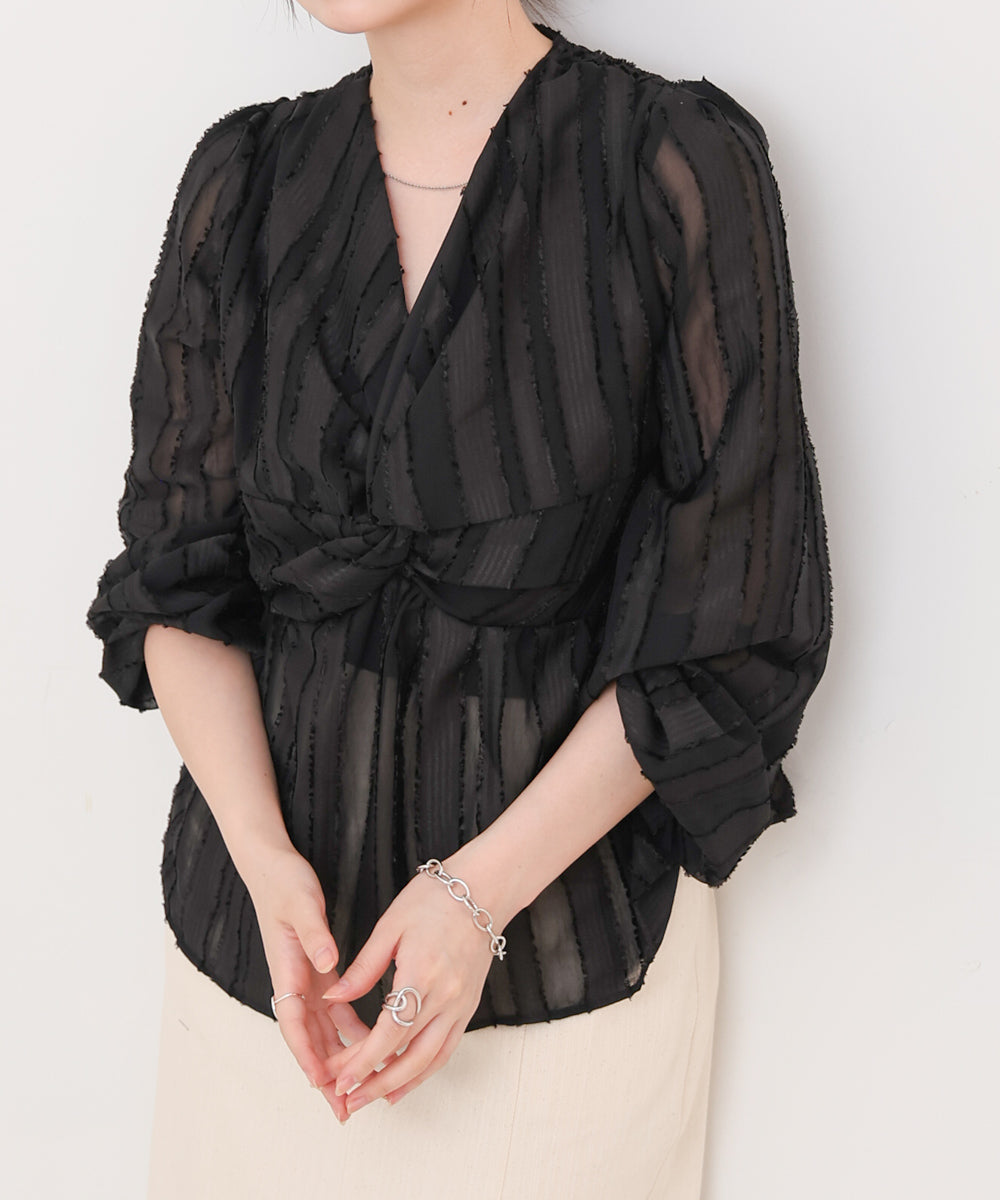 フロントねじりシャギーブラウス