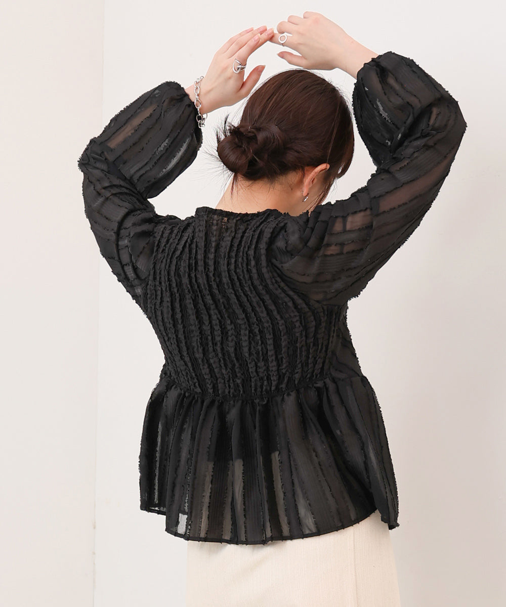 フロントねじりシャギーブラウス