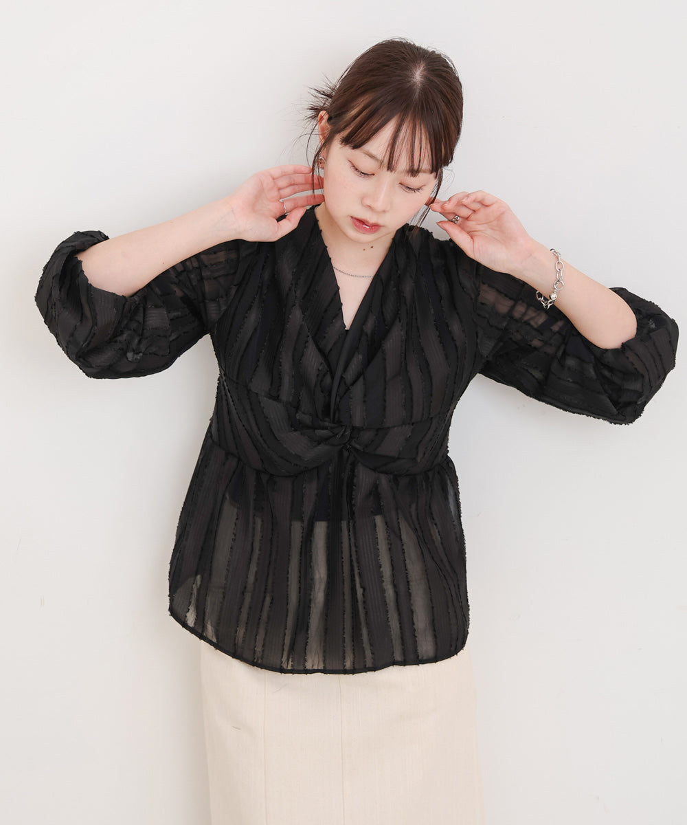 フロントねじりシャギーブラウス