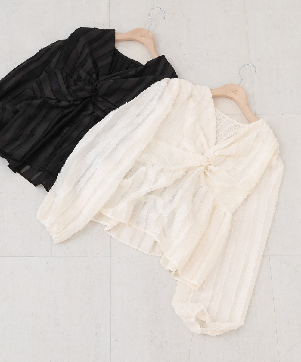 フロントねじりシャギーブラウス