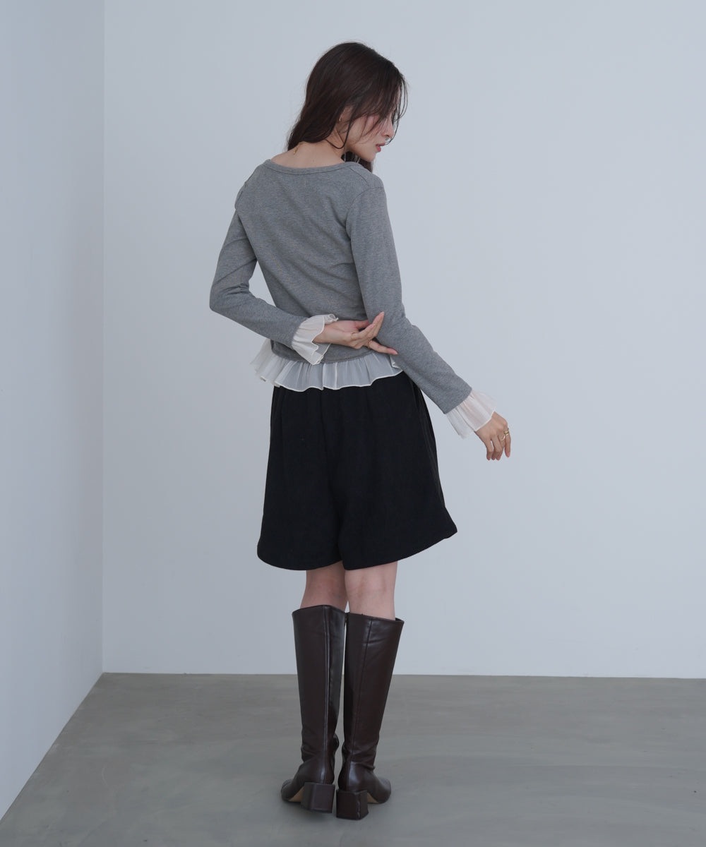 裾フリルヘンリーネックカットソー