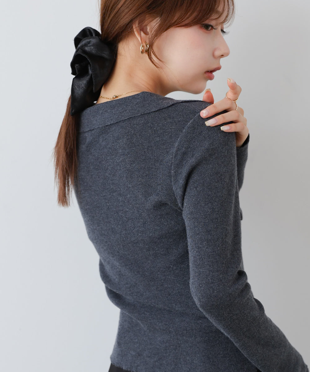 くるみボタンポロニット