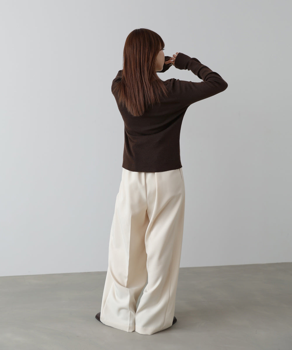 くるみボタンポロニット