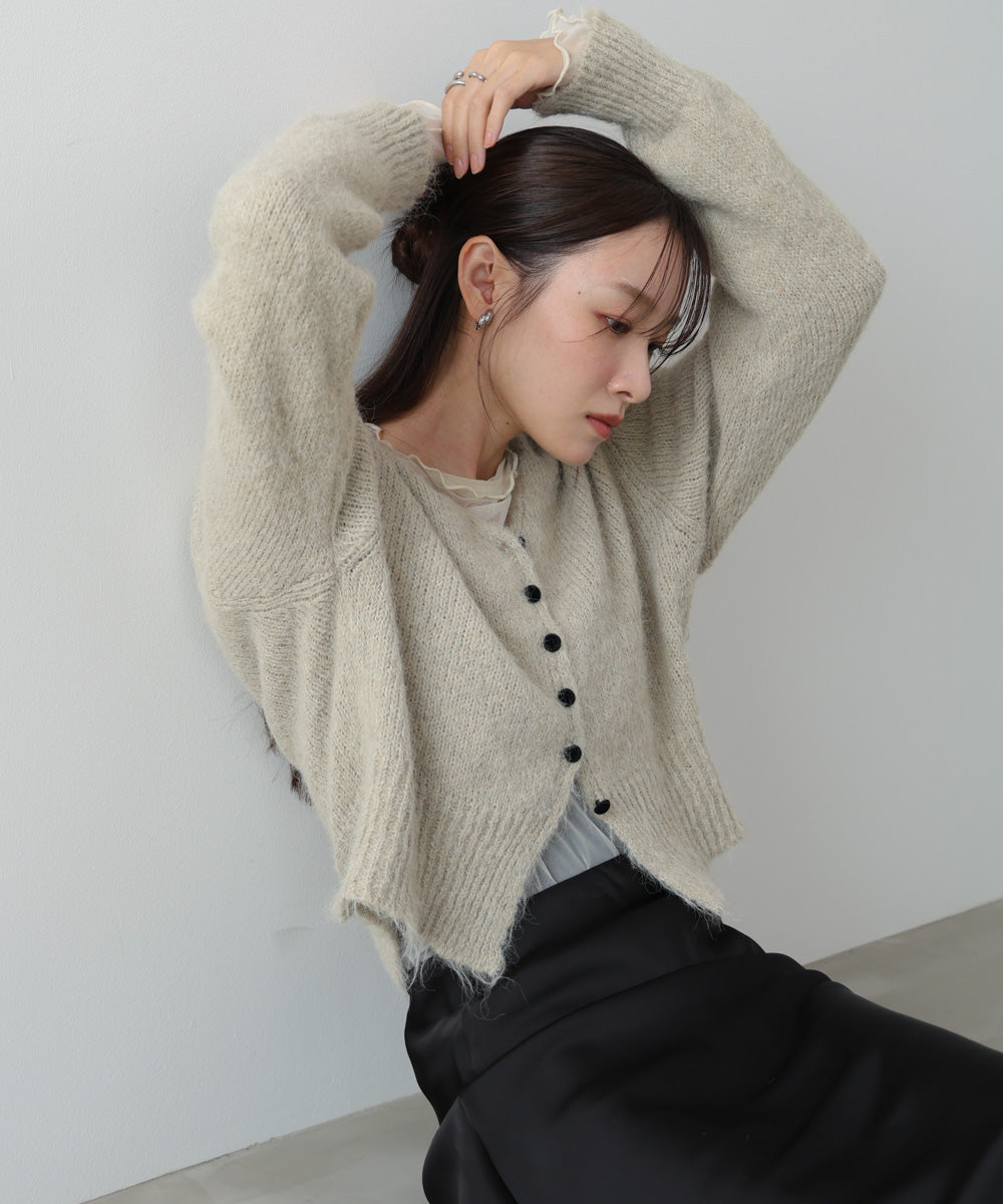 ショートシャギーくるみボタンカーディガン