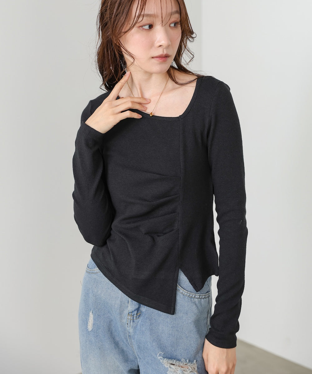 変形ネックトップス