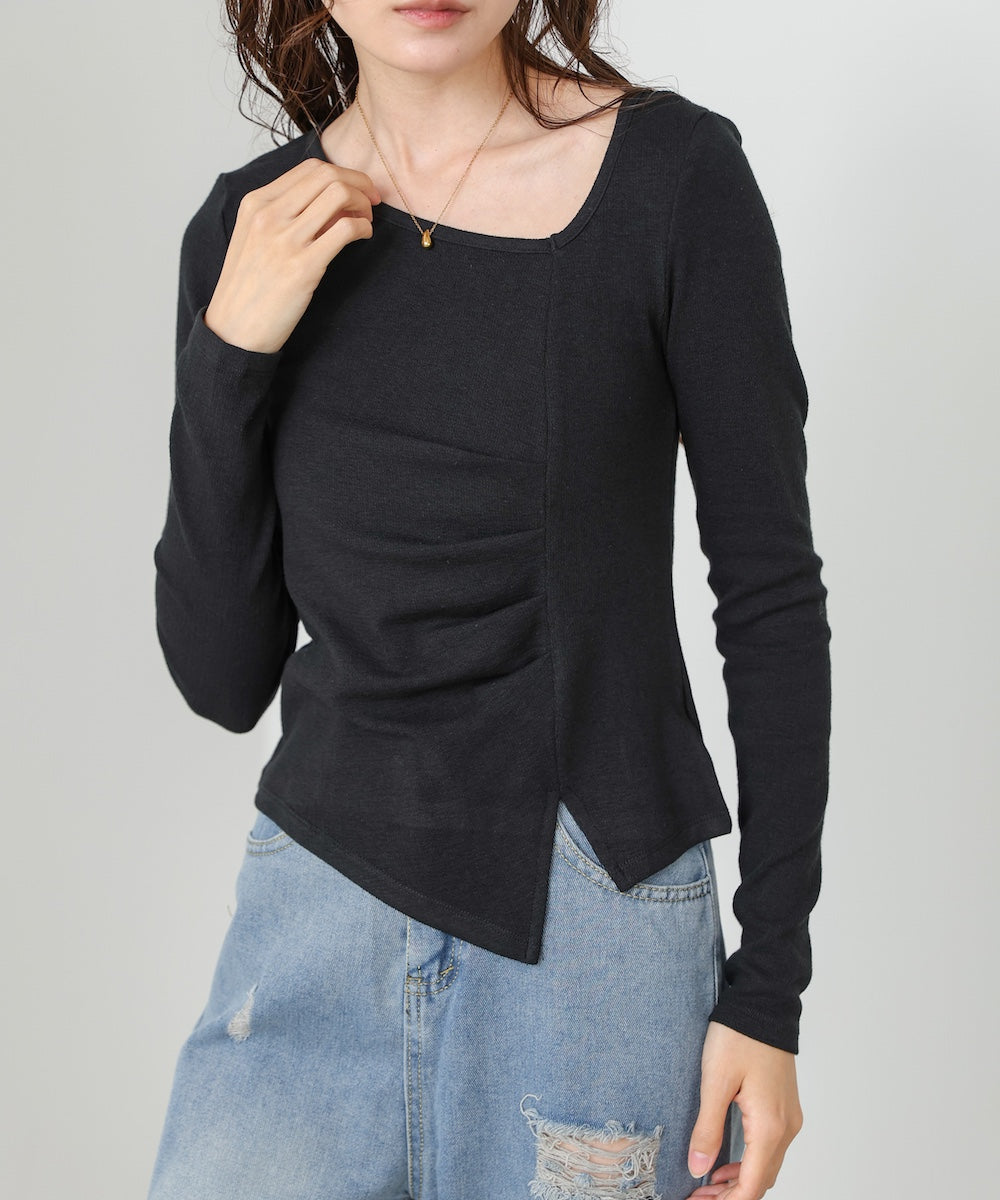 変形ネックトップス