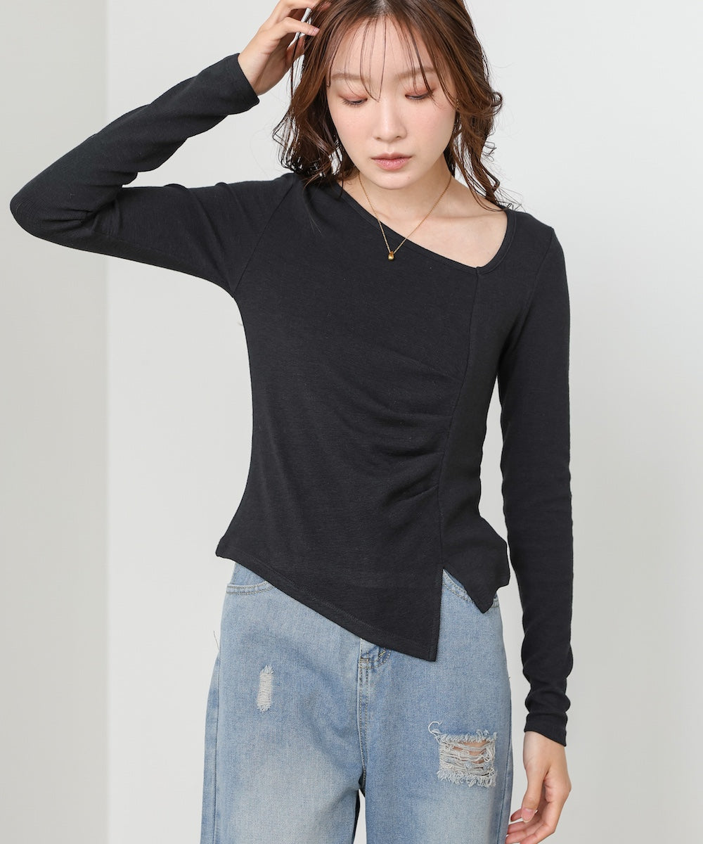 変形ネックトップス