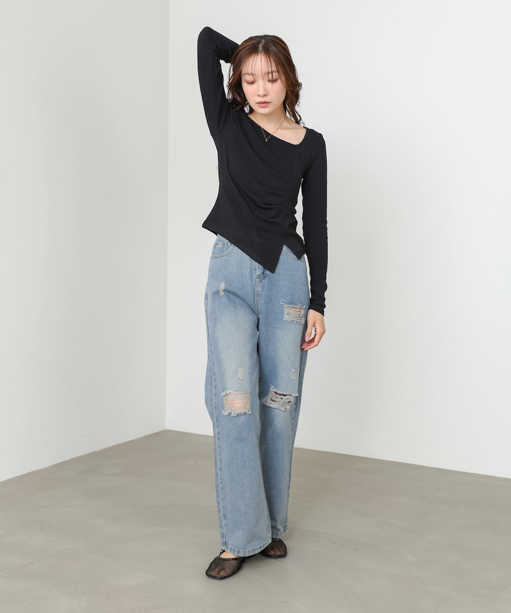 変形ネックトップス