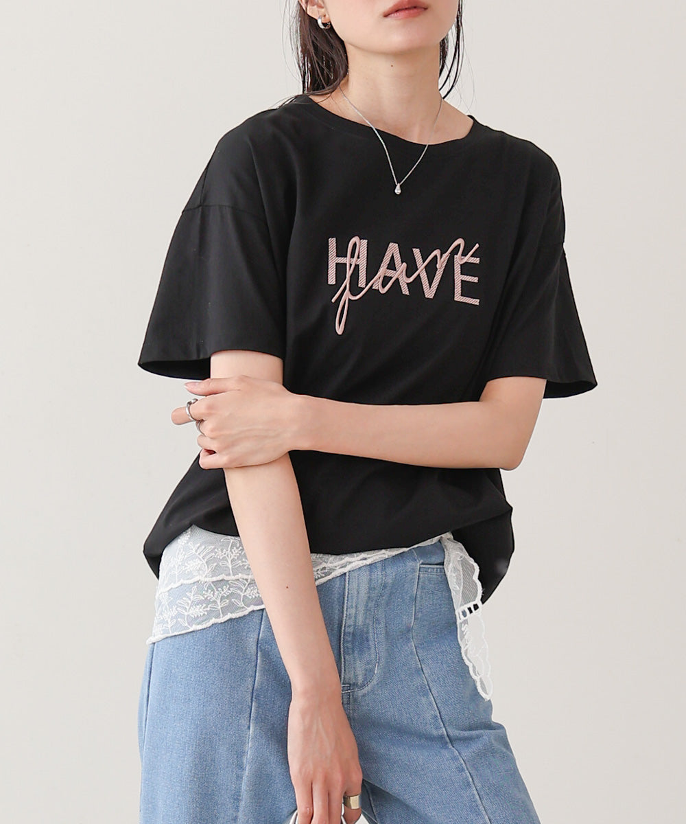 ロゴ刺繍デザインTシャツ
